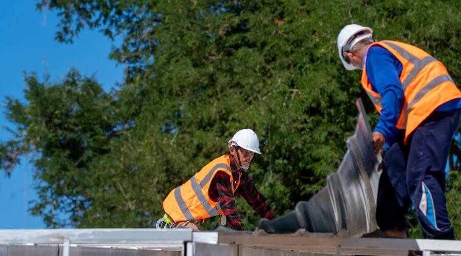 Professional Flat Roofing Installation in Oneonta, AL